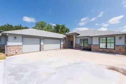 313 Lakeshore Dr, Sandia, TX 78383