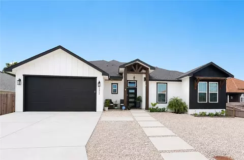 13849 Hawksnest Bay Dr, Corpus Christi, TX 78418