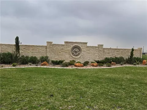 1517 Dancing Elk Dr, Corpus Christi, TX 78415