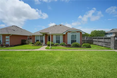 2300 Naples Dr, Ingleside, TX 78362