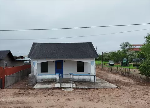 607 E North St, Hebbronville, TX 78361