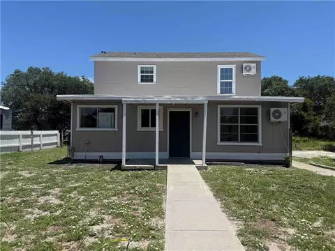 215 S 11th St, Aransas Pass, TX 78336