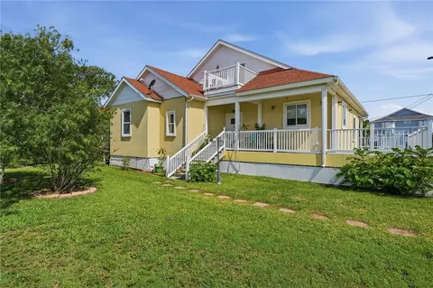 101 Copano Pkwy, Rockport, TX 78382