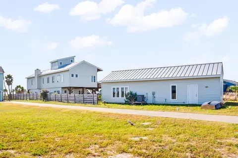 127 Twelfth St, Port Aransas, TX 78373
