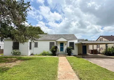 923 W Alice Ave, Kingsville, TX 78363