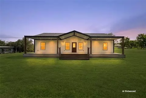 207 S Charles St, George West, TX 78022
