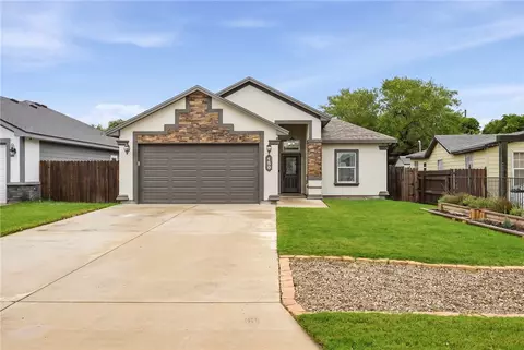 150 N 9th St, Aransas Pass, TX 78336
