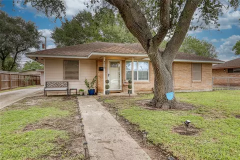 4018 Lamont St, Corpus Christi, TX 78411