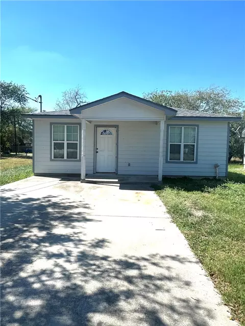 716 Sodville St, Sinton, TX 78387