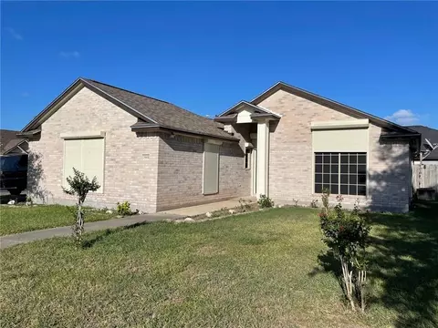 7902 Snake River Dr, Corpus Christi, TX 78414