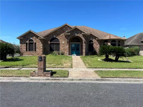 6902 Windy Creek Dr, Corpus Christi, TX 78414