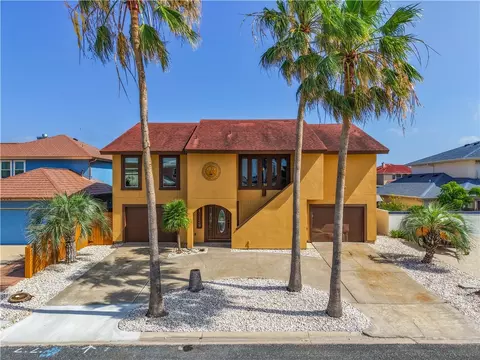 13729 Cayo Cantiles St, Corpus Christi, TX 78418