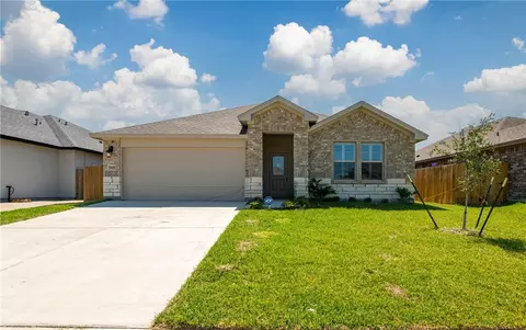 7805 Iron Man Dr, Corpus Christi, TX 78414