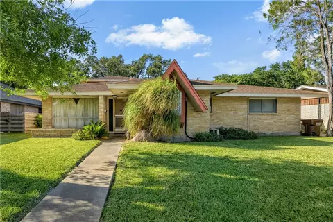 1614 Santa Cecilia Dr, Kingsville, TX 78363
