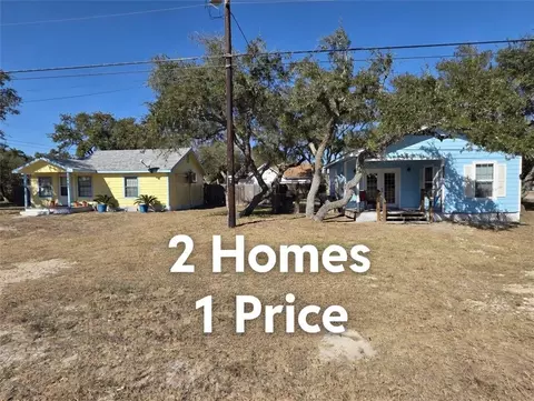 112 E Linden St, Rockport, TX 78382