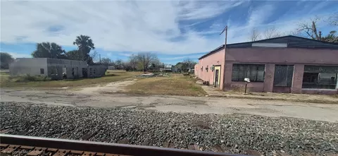 220 Palmetto St, Refugio, TX 78377