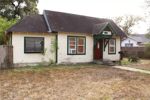 521 E Huisache Ave, Kingsville, TX 78363