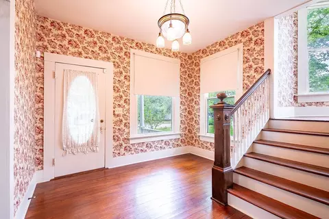 Entry Way - 711 E Lott St, Beeville, TX 78102 photo 1 of 1
