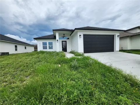 8121 Berenstain Dr, Corpus Christi, TX 78414
