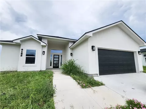 8125 Berenstain Dr, Corpus Christi, TX 78414