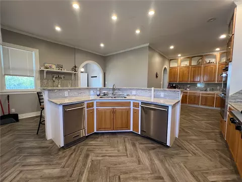 Kitchen - 909 Power St, Refugio, TX 78377 photo 1 of 6