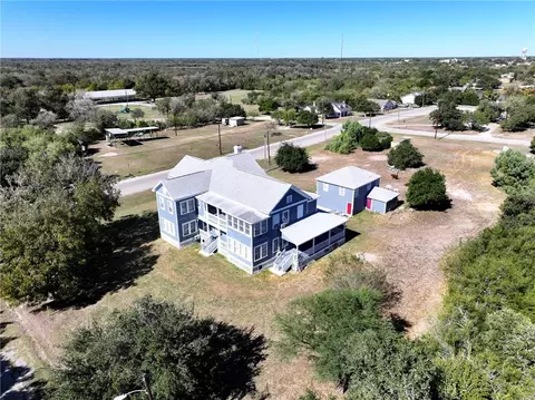 View/Area - 909 Power St, Refugio, TX 78377 photo 4 of 4