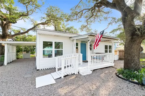 405 Broadway, Fulton, TX 78358