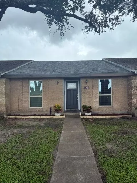 221 W Ailsie Ave, Kingsville, TX 78363