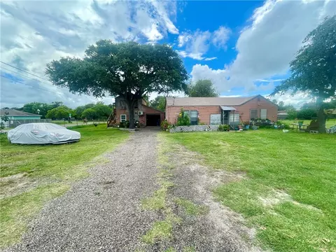 810 Military Dr, Corpus Christi, TX 78418