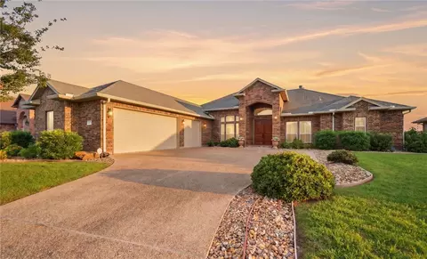 6410 Coronation Dr, Corpus Christi, TX 78414