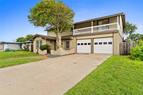 117 Chiltipin Dr, Portland, TX 78374