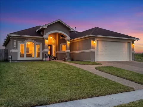 8130 King Henry Pl, Corpus Christi, TX 78414