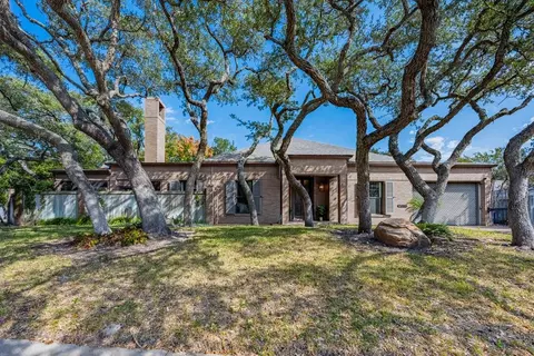 2006 Crescent Dr, Rockport, TX 78382