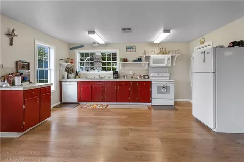 Kitchen - 286 Mystic Dr, Mathis, TX 78368 photo 1 of 2