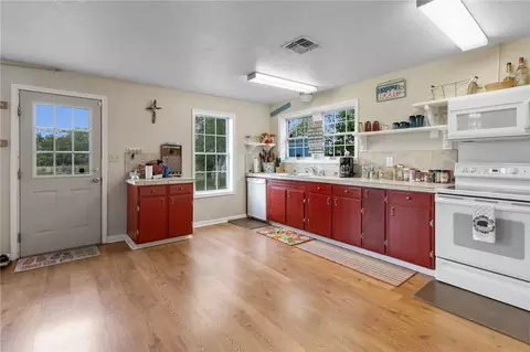 Kitchen - 286 Mystic Dr, Mathis, TX 78368 photo 2 of 2