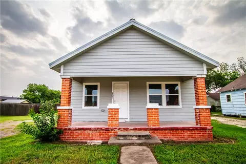 413 S San Patricio, Sinton, TX 78387