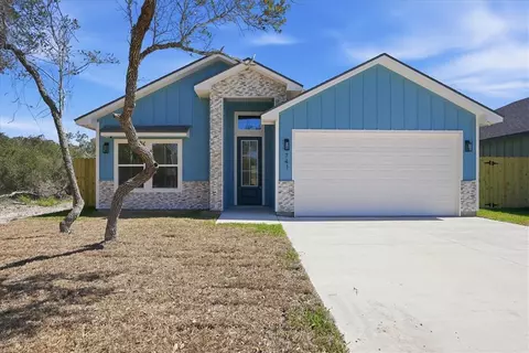 741 S 10th St, Aransas Pass, TX 78336
