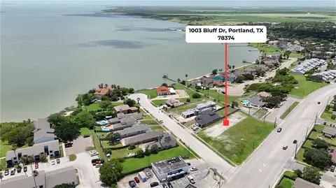 1003 Bluff Dr, Portland, TX 78374