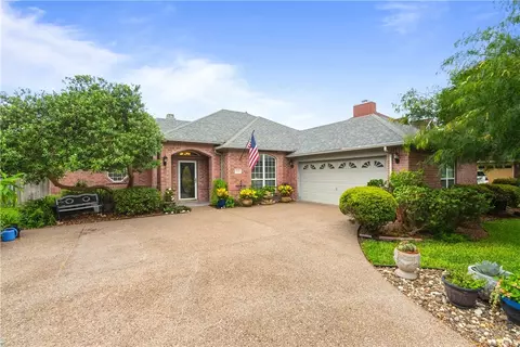 6145 Strasbourg Dr, Corpus Christi, TX 78414