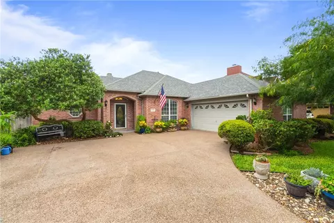 6145 Strasbourg Dr, Corpus Christi, TX 78414
