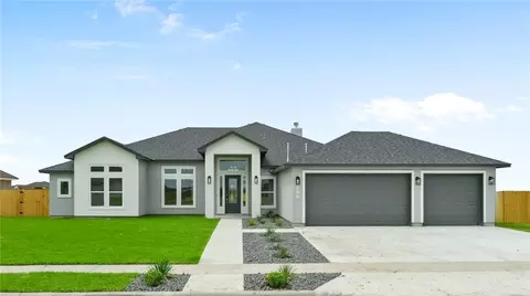 725 Mama Fefi Dr, Corpus Christi, TX 78414