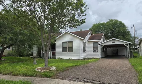 721 E Lewis St, Sinton, TX 78387
