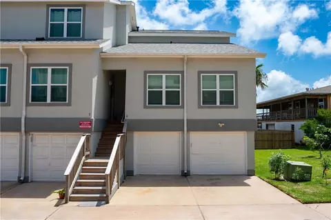 200 6th St #A, Port Aransas, TX 78373