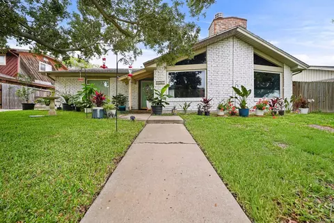 1504 Skyline Dr, Portland, TX 78374
