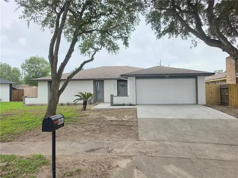 4961 Shadowbend Dr, Corpus Christi, TX 78413