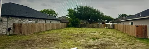 6610 Paddington Dr, Corpus Christi, TX 78414