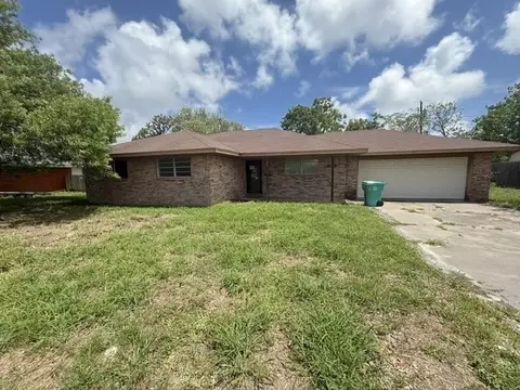1322 W Palm Dr, Aransas Pass, TX 78336