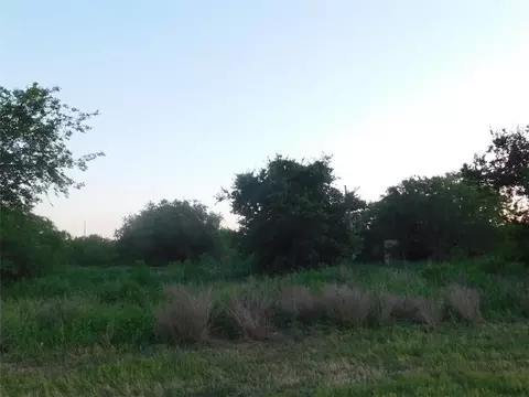 1500 Easterlinggoliad St, Alice, TX 78332