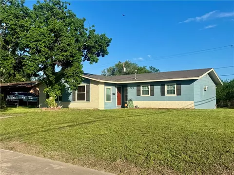 1000 E Toledo St, Beeville, TX 78102