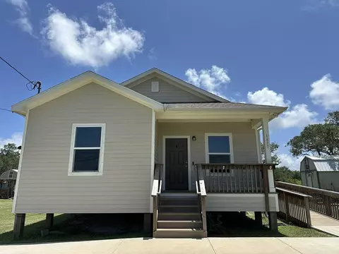 1427 Sixteenth St, Rockport, TX 78382
